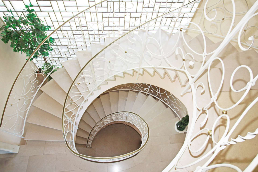 Marmor-Wendeltreppe