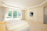 Schlafzimmer mit Ostbalkon