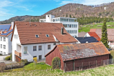 Ost-Ansicht - Großzügiges Wohnhaus mit 3 Balkonen, Loggia und Terrasse