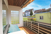 Loggia in Südausrichtung - Großzügiges Wohnhaus mit 3 Balkonen, Loggia und Terrasse