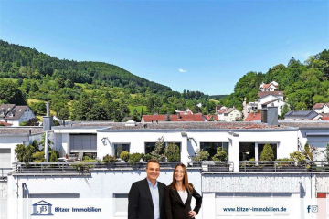 Helle Penthouse-Wohnung mit ca. 60 m² Außenfläche: Große Dachterrasse, Loggia und Balkon, 72461 Albstadt, Penthousewohnung