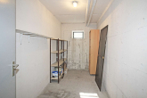 Kellerraum mit Fenster - Modernisiert und bezugsfertig – gepflegte 3-Zimmer-Wohnung mit Balkon und Garage