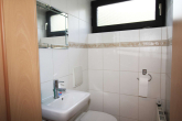 Gäste-WC - Attraktives Wohnhaus mit Einliegerwohnung in bevorzugter Wohnlage