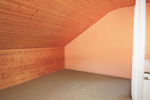 Zimmer 2 / Dachgeschoss - Attraktives Wohnhaus mit Einliegerwohnung in bevorzugter Wohnlage
