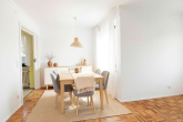 Zimmer - KI-generiert - Attraktives Wohnhaus mit Einliegerwohnung in bevorzugter Wohnlage