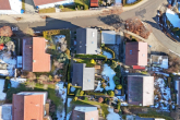 Luftaufnahme - Attraktives Wohnhaus mit Einliegerwohnung in bevorzugter Wohnlage